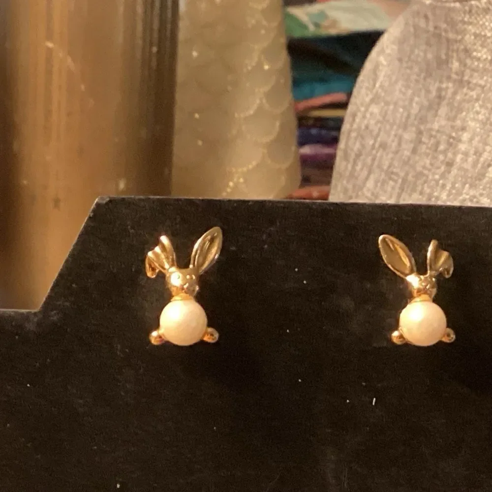 Avon solid gold